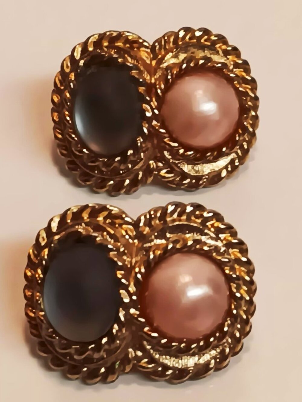 Sarah Coventry vintage gold tone braided rope border with pink & pewter cabochon